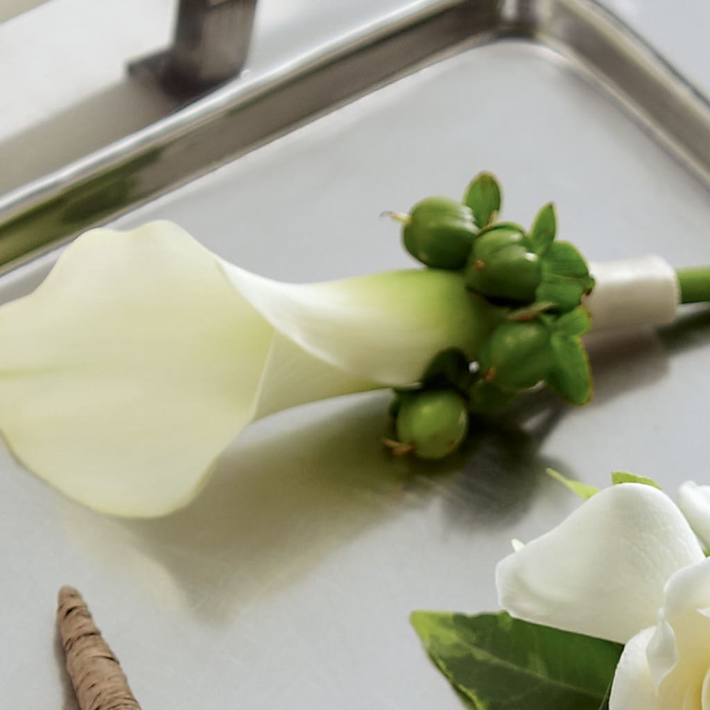 White Calla Boutonniere – Kennedale Florist, Saginaw TX