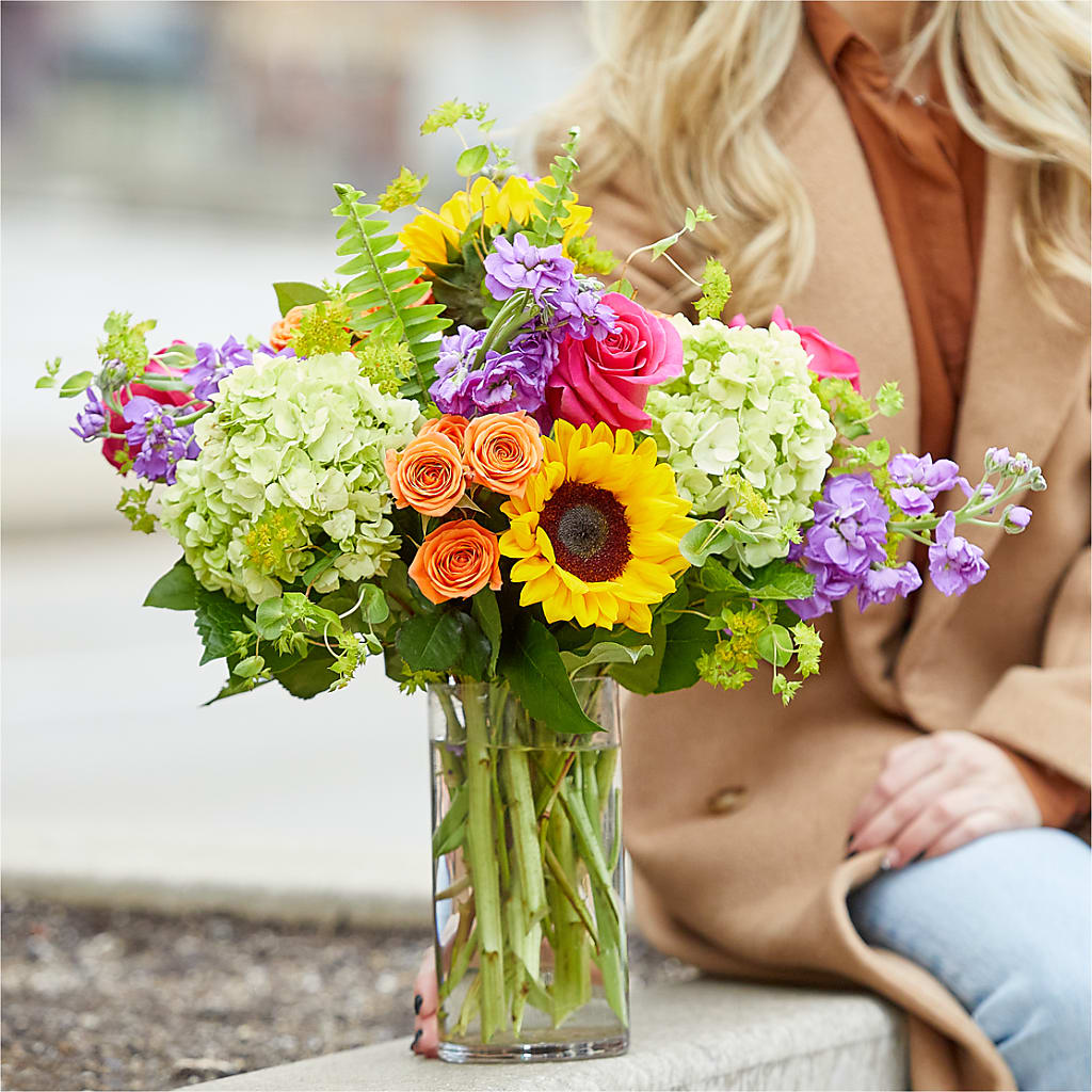 Vibrant Greetings Bouquet –  Kennedale Florist, Saginaw TX